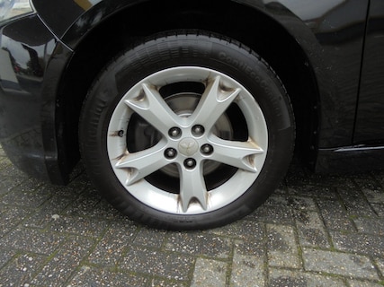 Mitsubishi-Grandis