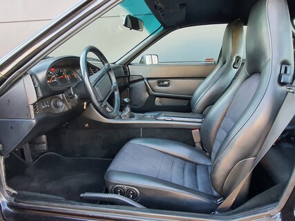 Porsche-944