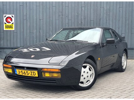 Porsche-944