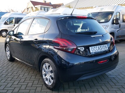 Peugeot-208