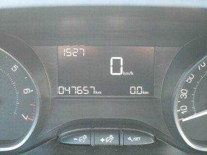 Peugeot-208