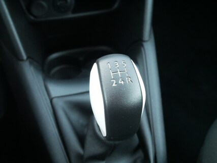 Peugeot-208