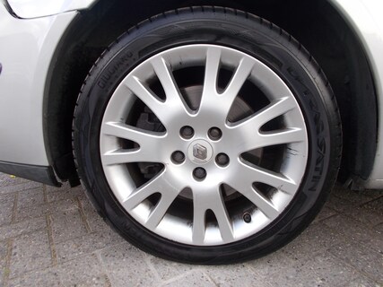 Renault-Laguna