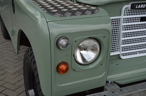 Land Rover-109
