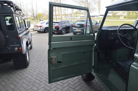 Land Rover-109