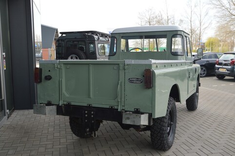 Land Rover-109