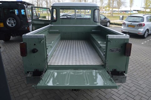 Land Rover-109