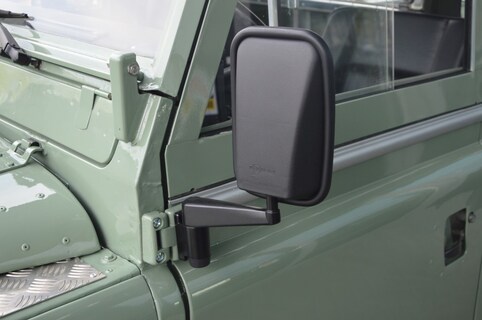 Land Rover-109
