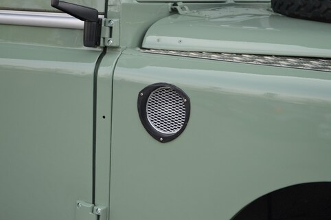 Land Rover-109