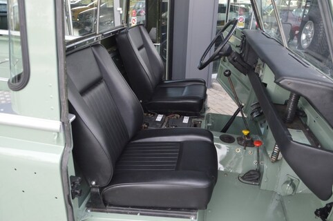 Land Rover-109