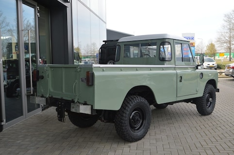 Land Rover-109