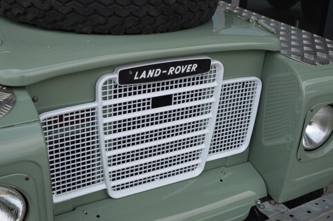 Land Rover-109