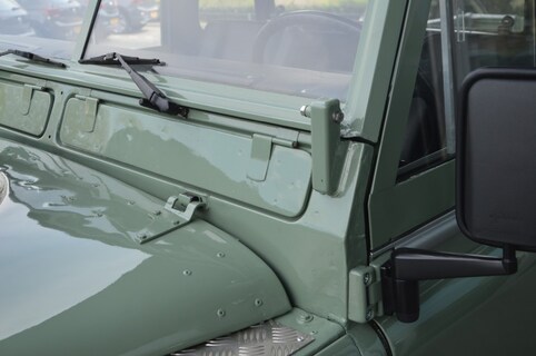 Land Rover-109