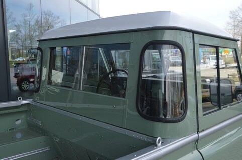 Land Rover-109