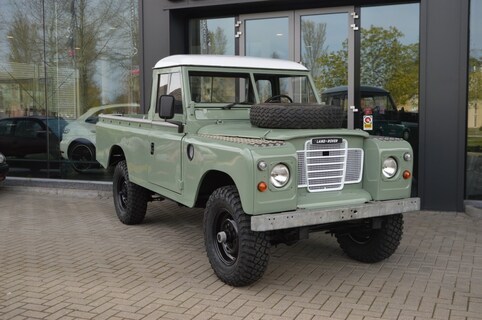 Land Rover-109