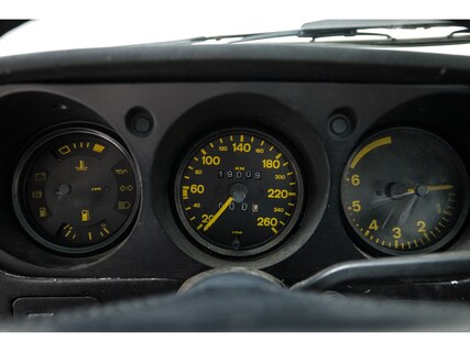 Porsche-944
