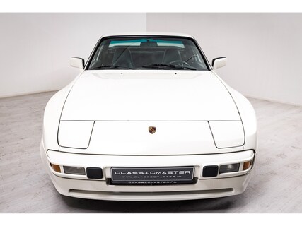 Porsche-944
