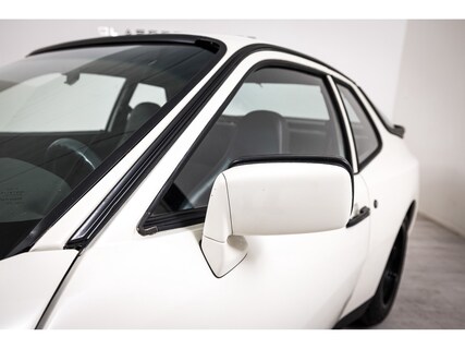 Porsche-944