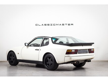 Porsche-944