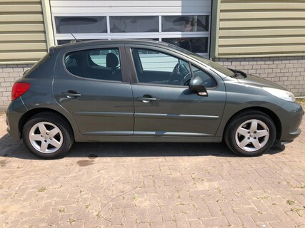 Peugeot-207