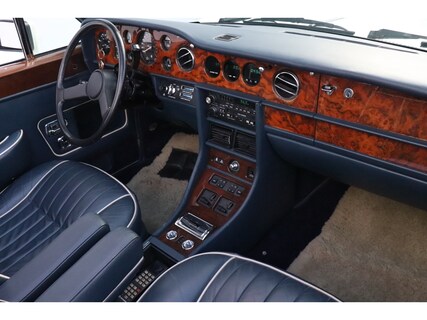 Rolls-Royce-Corniche