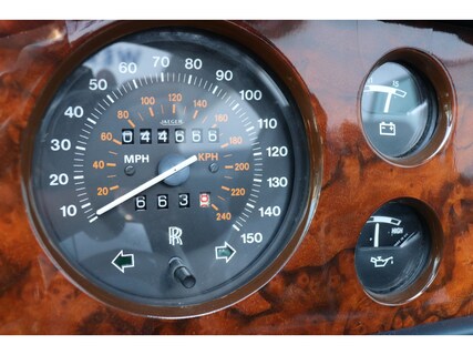 Rolls-Royce-Corniche