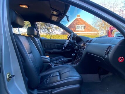 Nissan-Maxima QX