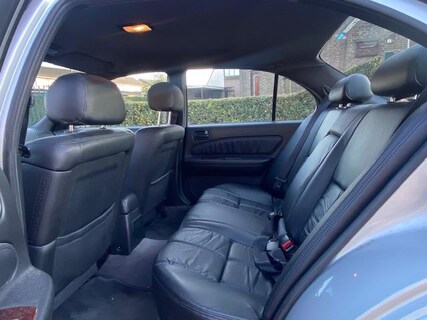 Nissan-Maxima QX