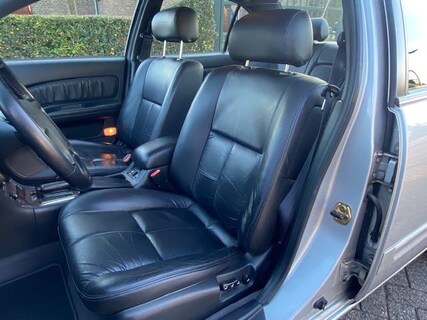 Nissan-Maxima QX