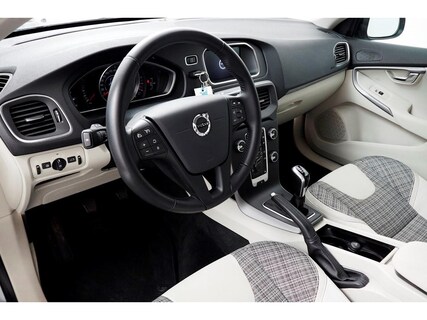 Volvo-V40 Cross Country