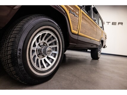 Jeep-Wagoneer