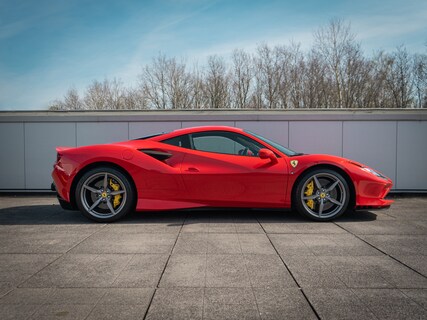 Ferrari-F8 Tributo