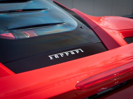 Ferrari-F8 Tributo
