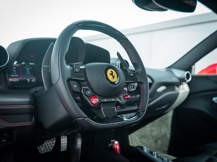 Ferrari-F8 Tributo