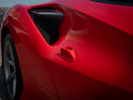 Ferrari-F8 Tributo