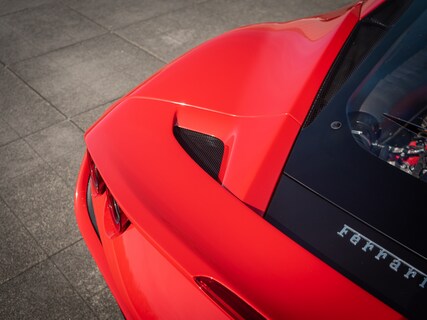 Ferrari-F8 Tributo