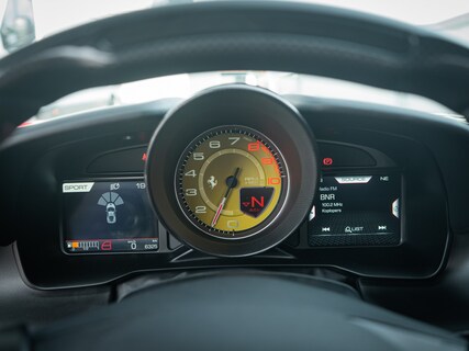Ferrari-F8 Tributo