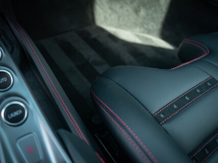 Ferrari-F8 Tributo