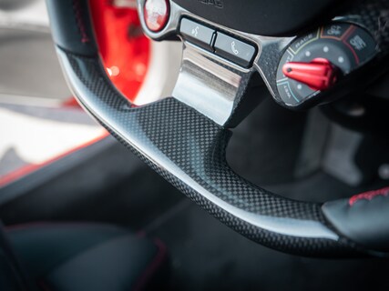 Ferrari-F8 Tributo