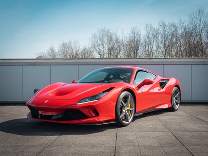 Ferrari-F8 Tributo