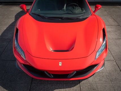 Ferrari-F8 Tributo