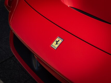Ferrari-F8 Tributo