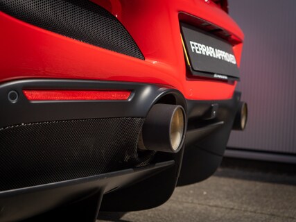 Ferrari-F8 Tributo