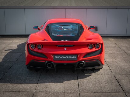 Ferrari-F8 Tributo
