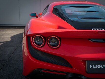 Ferrari-F8 Tributo