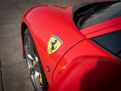 Ferrari-F8 Tributo