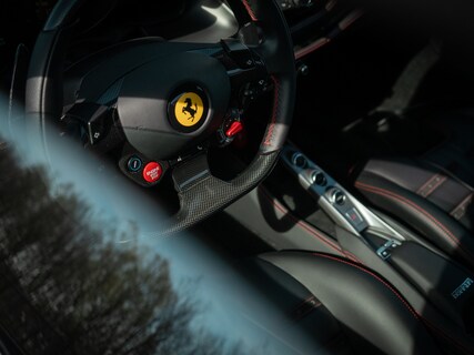 Ferrari-F8 Tributo