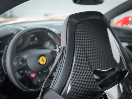 Ferrari-F8 Tributo