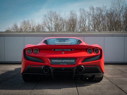 Ferrari-F8 Tributo