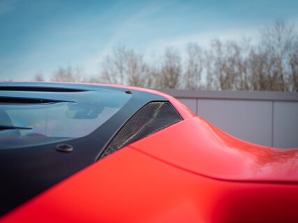 Ferrari-F8 Tributo